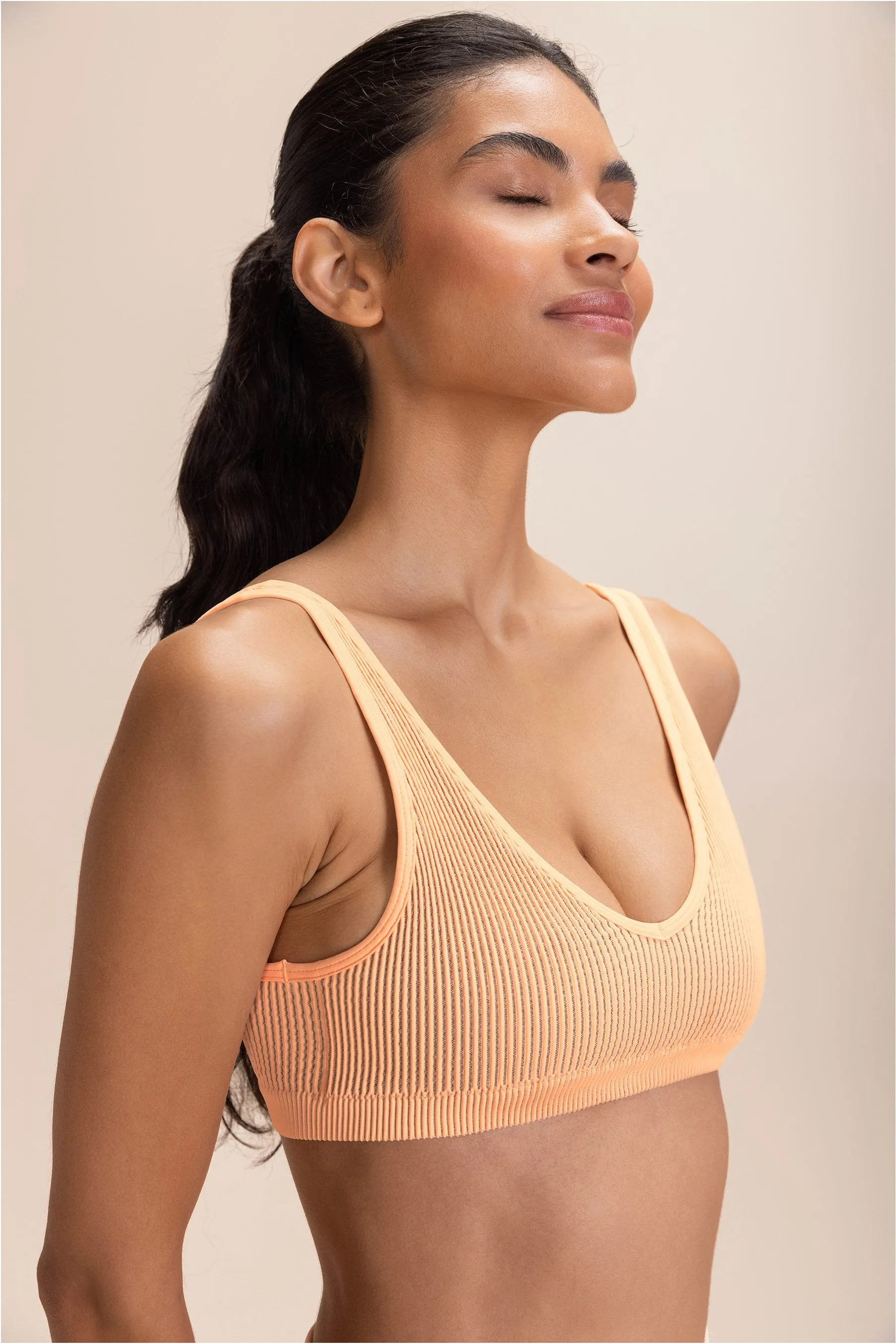 Seamless Rib V-neck Sports Bra