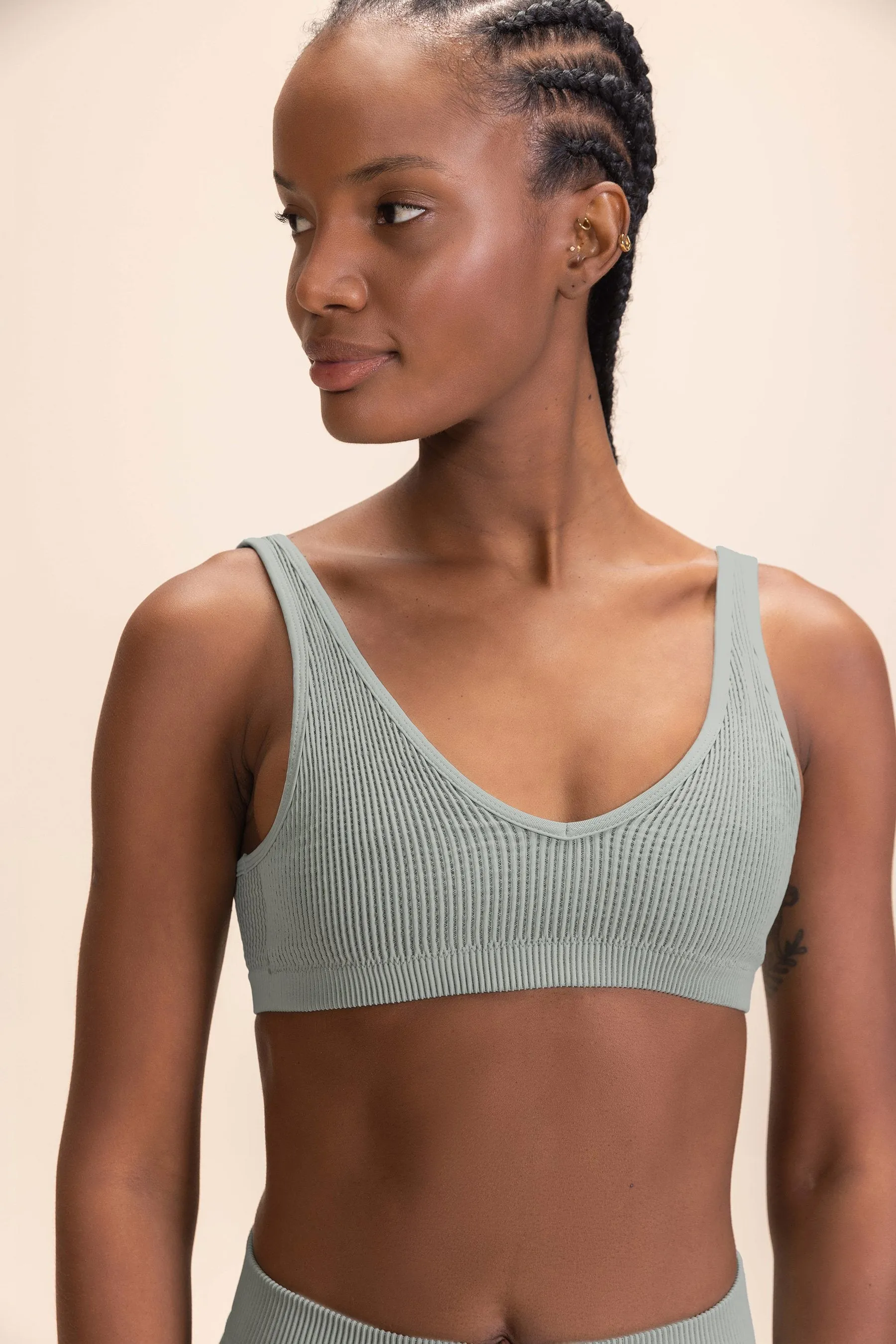 Seamless Rib V-neck Sports Bra